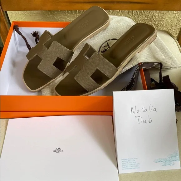 Selling Hermes Oran sandals in etoupe color Epsom leather size 38.5 - Picture 2 of 4